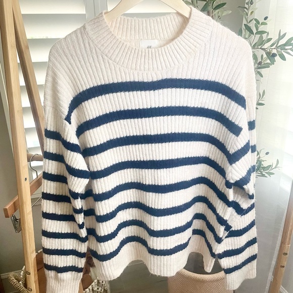H&M Cream and Blue Striped oversized Sweater - Size L - Picture 1 of 4